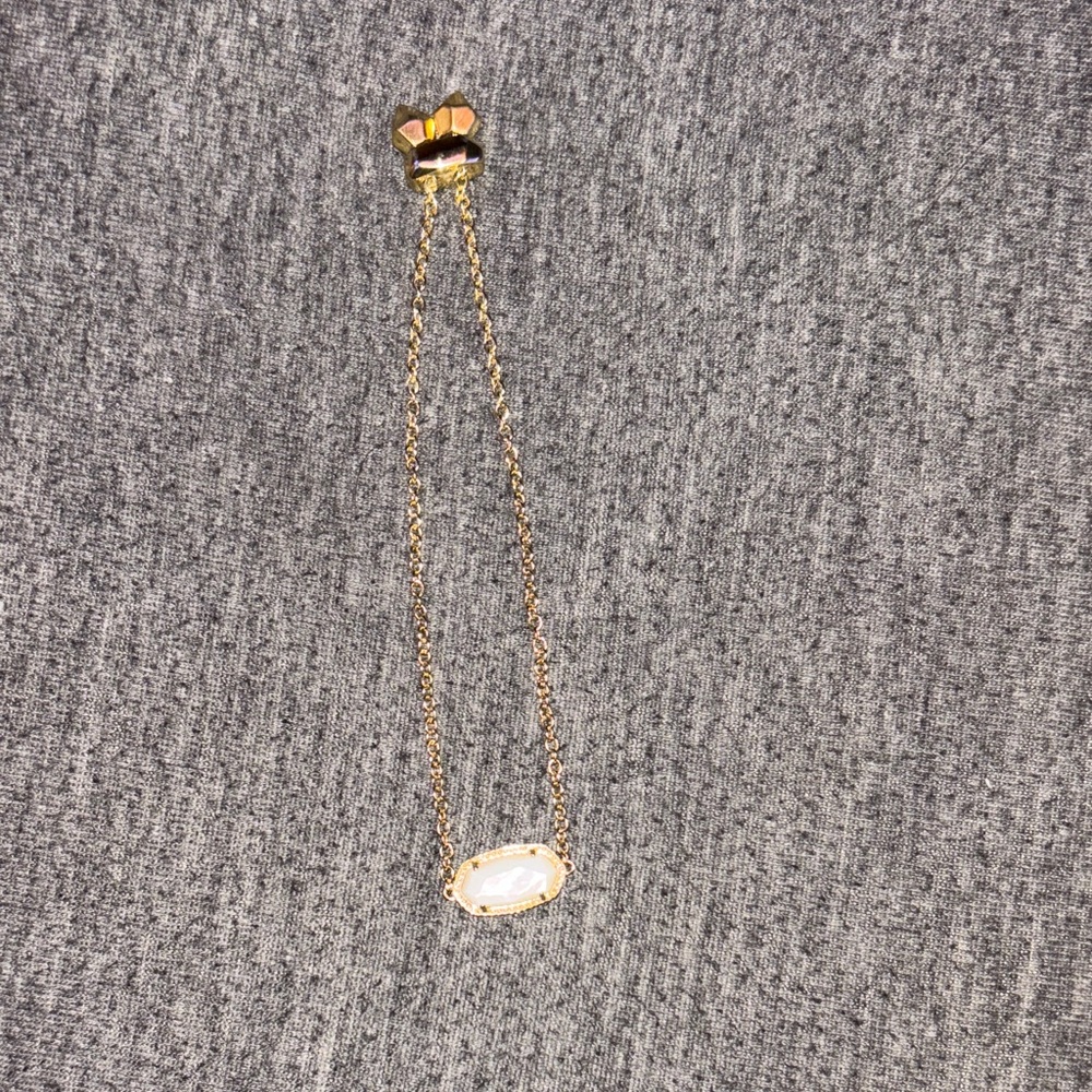 Elegant Kendra Scott Gold and White Pendant Necklace